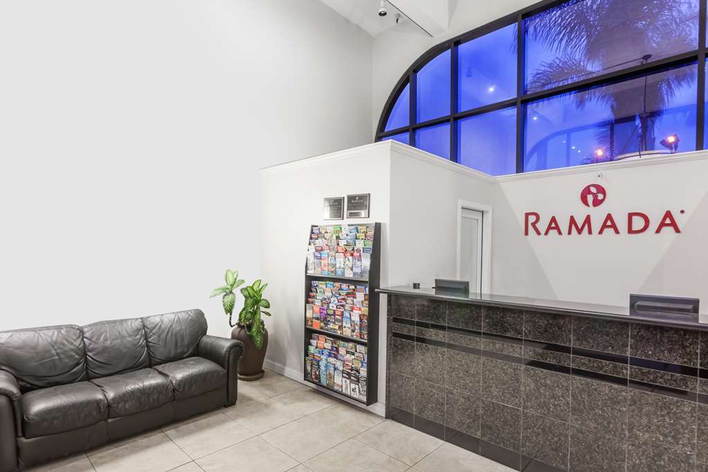 Готель Ramada By Wyndham Оушенсайд Інтер'єр фото